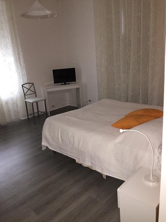 B&B Porto Vecchio Rooms - Stazione Centrale Τεργέστη Δωμάτιο φωτογραφία