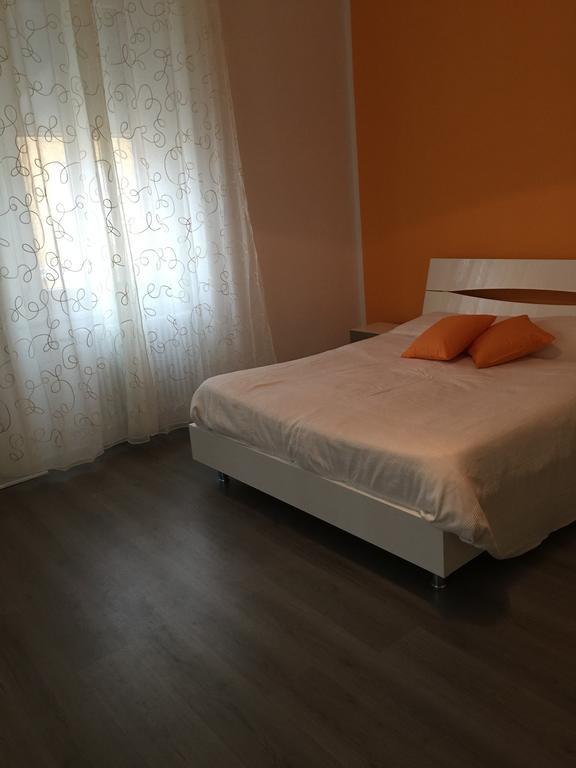B&B Porto Vecchio Rooms - Stazione Centrale Τεργέστη Δωμάτιο φωτογραφία