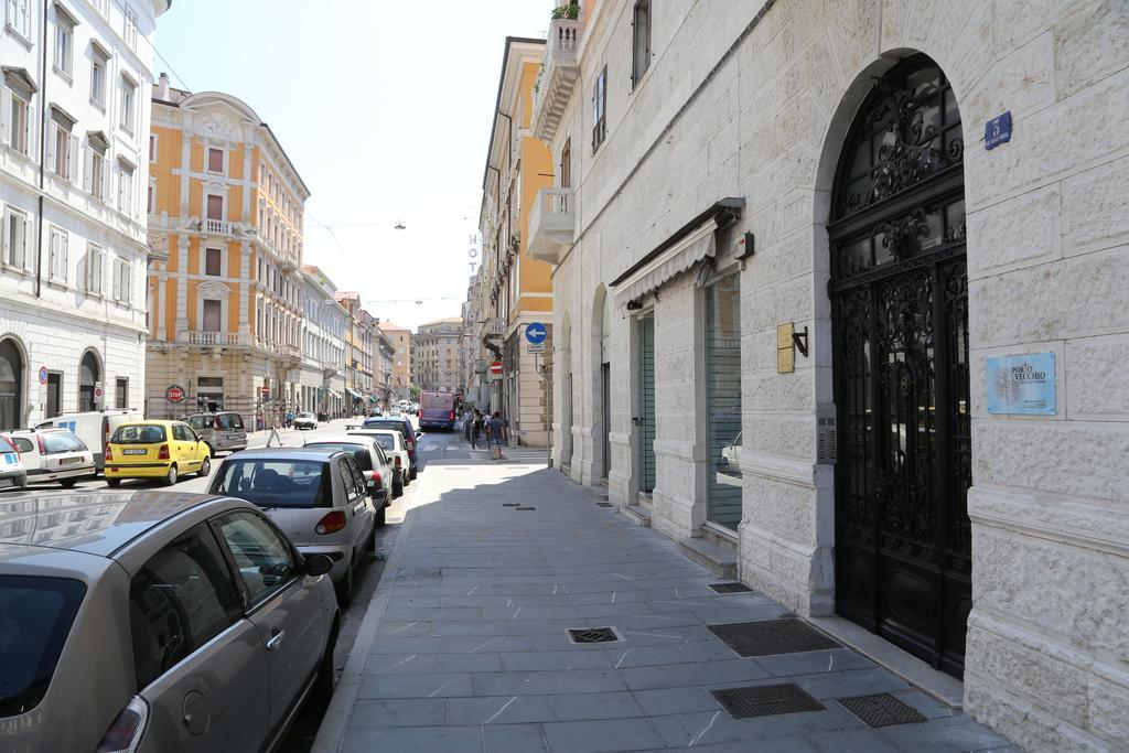 B&B Porto Vecchio Rooms - Stazione Centrale Τεργέστη Εξωτερικό φωτογραφία