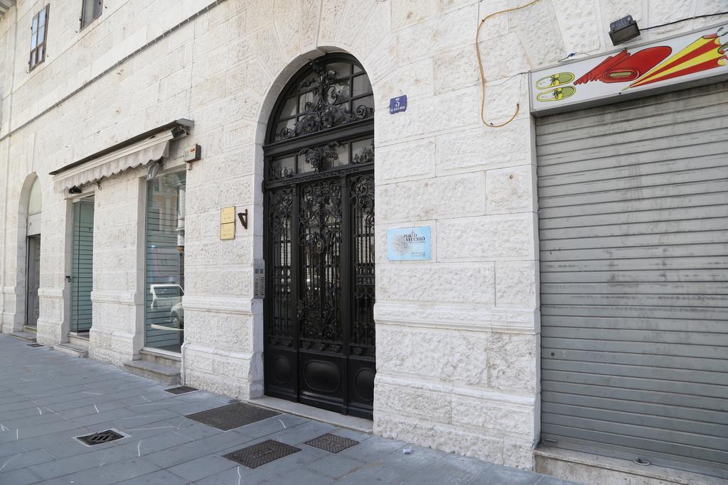 B&B Porto Vecchio Rooms - Stazione Centrale Τεργέστη Εξωτερικό φωτογραφία