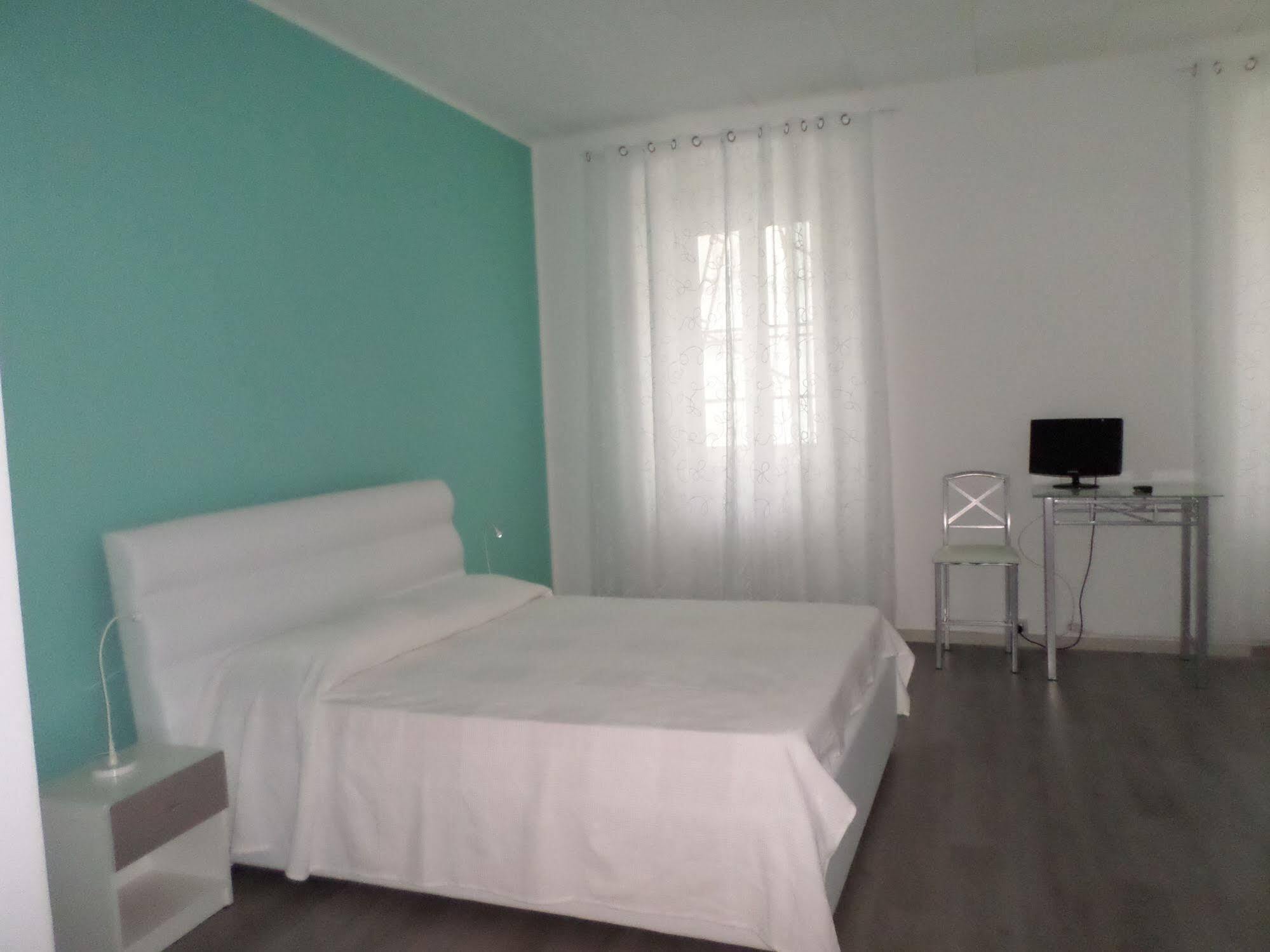 B&B Porto Vecchio Rooms - Stazione Centrale Τεργέστη Εξωτερικό φωτογραφία