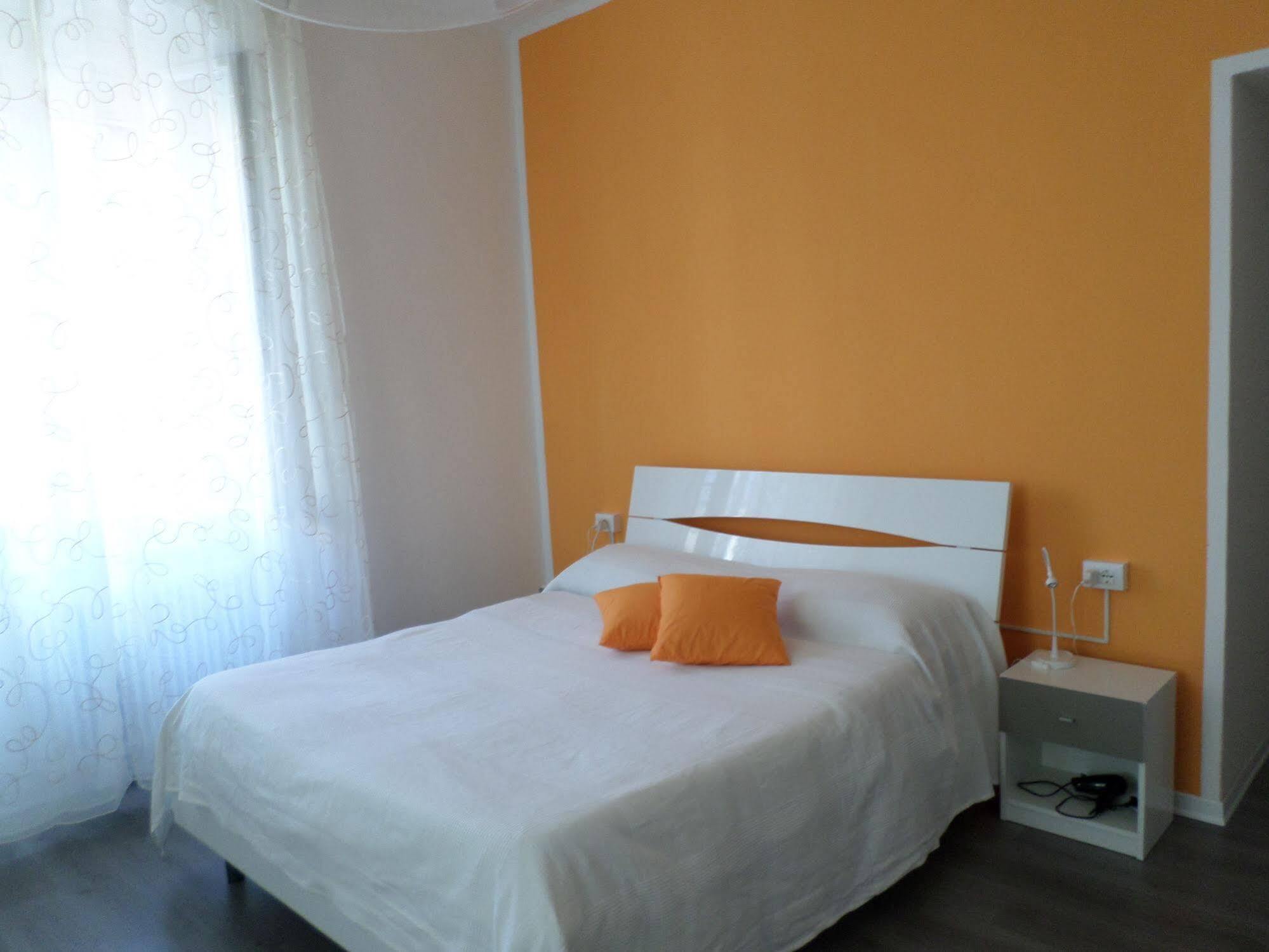 B&B Porto Vecchio Rooms - Stazione Centrale Τεργέστη Εξωτερικό φωτογραφία