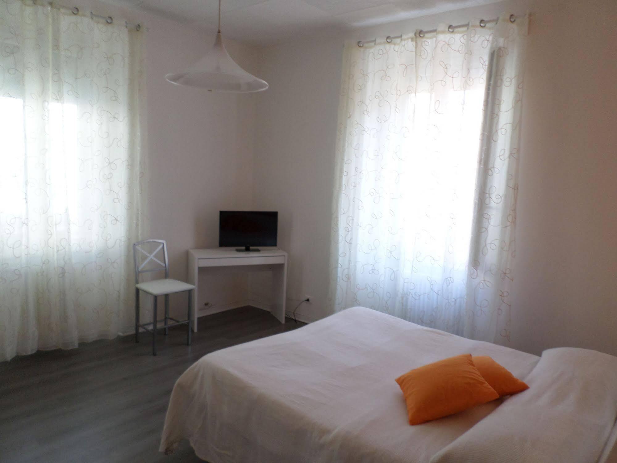 B&B Porto Vecchio Rooms - Stazione Centrale Τεργέστη Εξωτερικό φωτογραφία